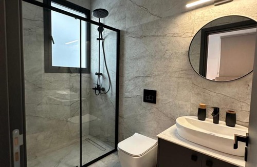 Lakatamia Apartment | Lux Level 4 Penthouse Tower 206