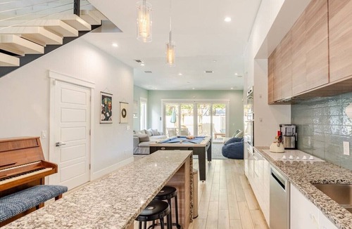 Gillespie Park House | Luxe & Spacious Double Villas, Hot Tub, Pool