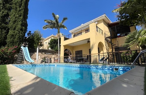 Tala Villa | Luxury 3Bedroom Villa with Pool, Garden & Sunset