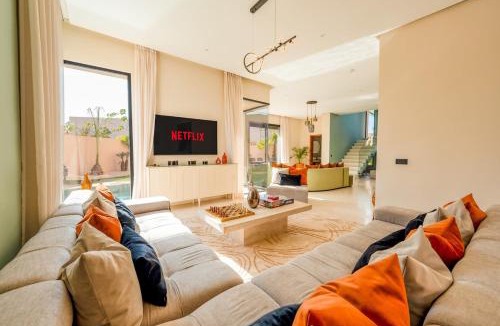 Tassoultante Villa | Luxury 5-Star Villa - Games & Activities - 15 min to Center