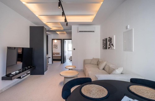Old Town Apartment | Modern 2BR,Old Town Pafos