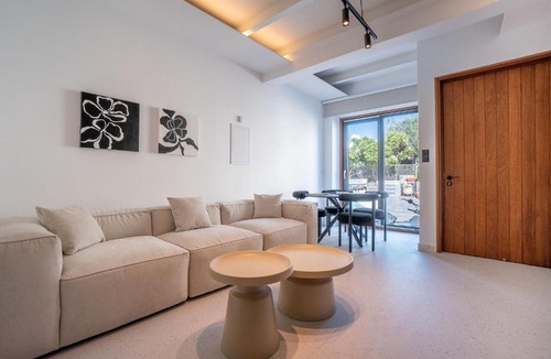 Old Town Apartment | Modern 2BR,Old Town Pafos