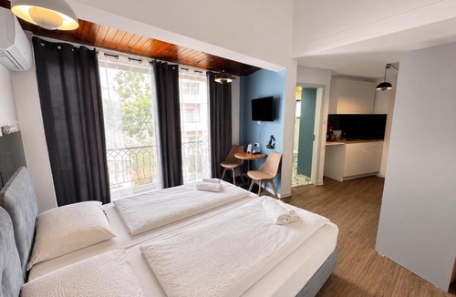 Limassol Apartment | Modern Studio N14 kitchenette private bathroom