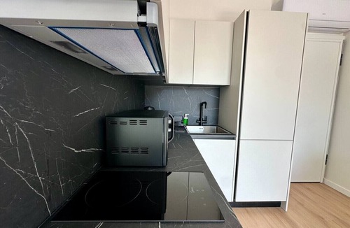 Historical Center Apartment | New Centre Studio with Balcony