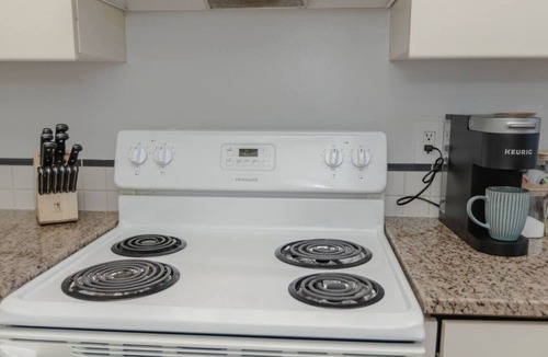 Regional District of Nanaimo Villa | Pacific Comber, Anchored in Family Tradition
