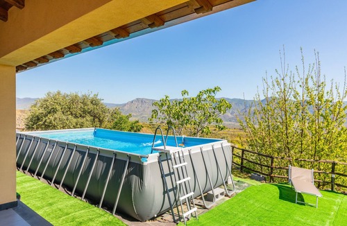 Solicchiata Villa | Pet-Friendly Villa "Tuccios" with Garden, Terrace & Wi-Fi