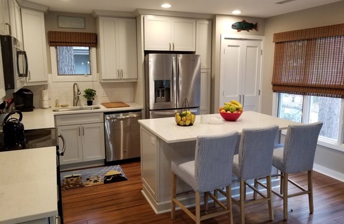West Beach Cottage | Pet-Friendly 3BR Inlet Cove Cottage - Walk to Beach, Pool & Kiawah River