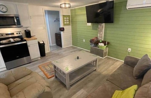Windy Hill Villa | Pet-Friendly 2BR/2 min Walk to Beach/Pool+Hot Tub/Golf Cart option