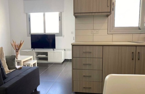 Larnaca Apartment | Phaedrus Living: City Center Cozy Flat Demetra 102