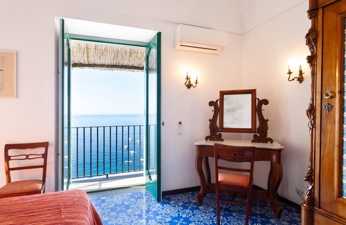 Positano Villa | Positano: Villa Ibiscus ancient villa at 50m on the sea in the heart of Positano