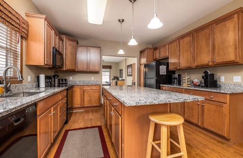 The Galena Territory House | Private 2 acres, Huge Deck, Hot Tub, Fitness Room, Movie Room & Pool Table