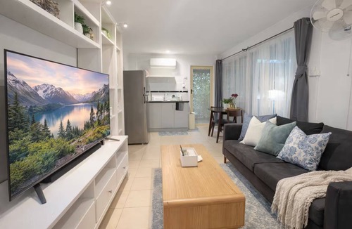 Rockingham Apartment | Private Pool Studio with Cabana, Quiet Rockingham Retreat for Couples