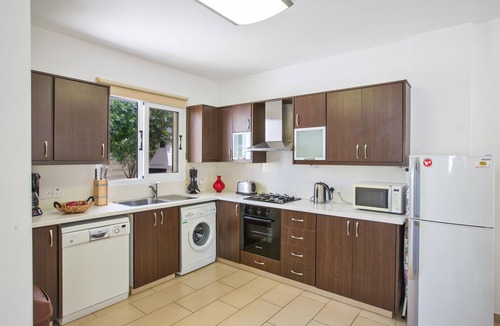 Protaras Villa | Protaras Holiday Villa PV5 - a villa that sleeps 7 guests in 3 bedrooms