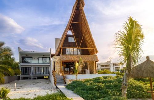 San Benito Villa | Residencia Las Olas en San Benito lujo en todo su esplendor.