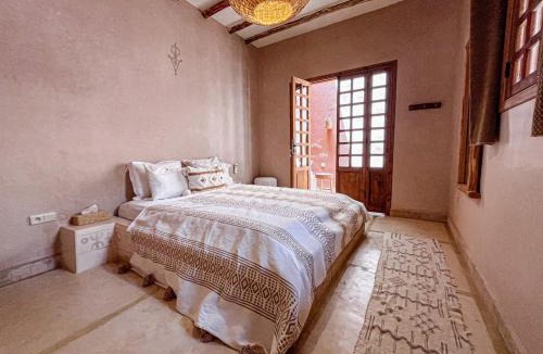 Kasbah Villa | Riad Amara Private pool breakfast