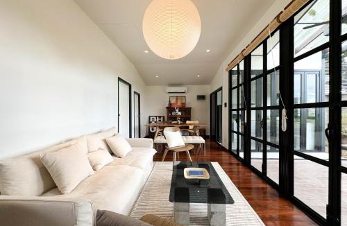 Wat Ket Villa | Riverfront Design Villa w 3 Acre Lawn and River View