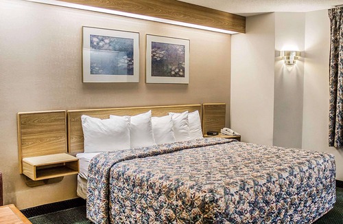 Colby Hotel | Rodeway Inn Abbotsford