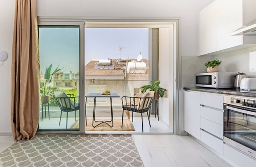 Limassol Apartment | Sanders Cruise - Lovely Studio Apt With Balcony