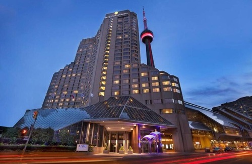 Toronto Entertainment District Apartment | Spacious 2BR Downtown Base by Metro Toronto