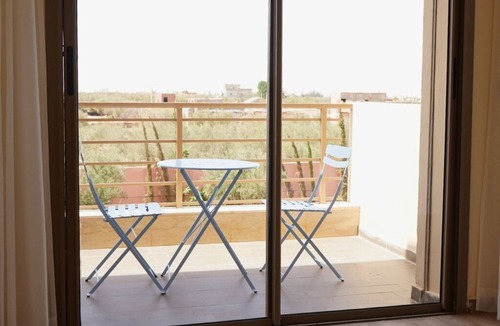 Souihla Villa | Spacious Marrakech villa w/AC & private pool — 5 bedrooms of pure charm!