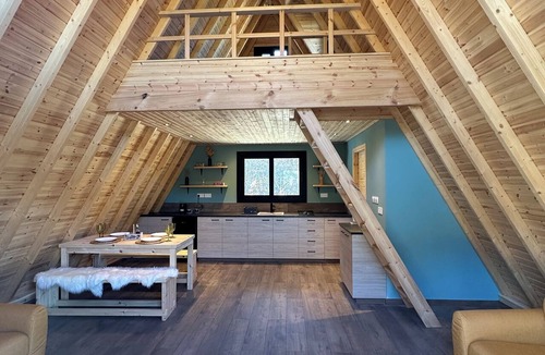 Arakapas Cabin | Spacious Mountain Retreat with Outdoor BBQ - Perfect for Gatherings