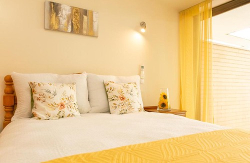 Mosqueira House | Spacious Villa with AC, pool and garden by Algarve Dream Holidays