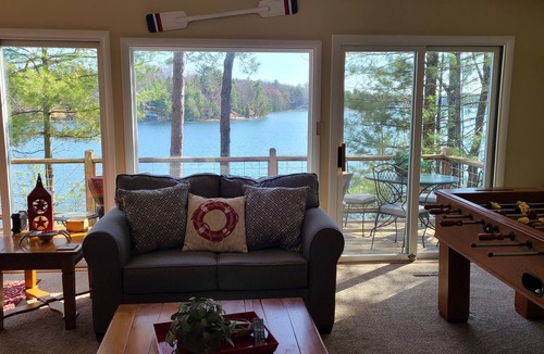 Mayfield House | Spider Lake Cottage near Traverse City