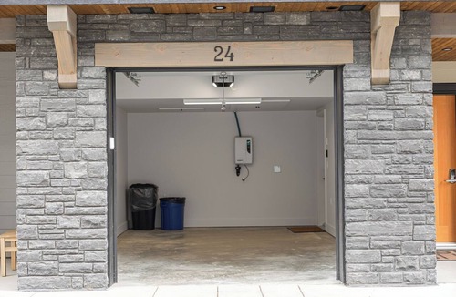 Canmore Villa | Spring Creek Vacations 4 BR Villa TMV24