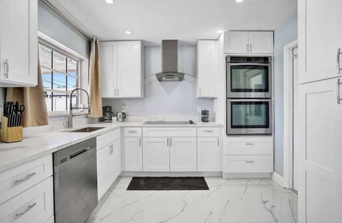 Deerfield Beach Villa | Stunning 4BR Hted Pool &Jacuzzi Close 2 the Beach
