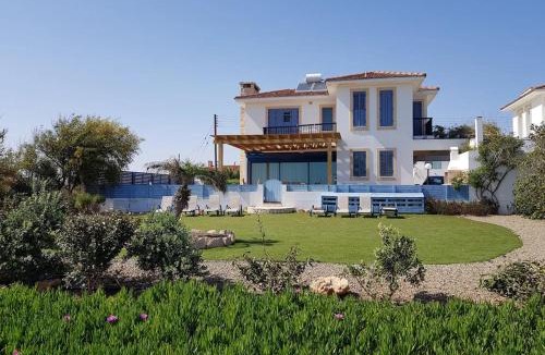 Ayia Thekla Villa | Stunning seafront villa with private pool