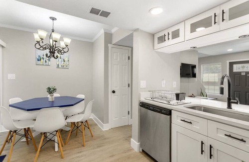 Fort Walton Beach Villa | Sunny Getaway | Minutes To Beaches & Downtown