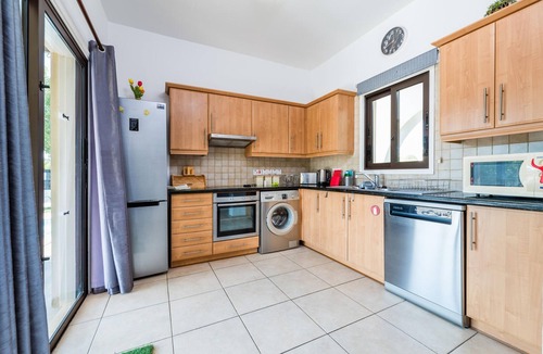 Protaras Villa | Sunnyside Villa - Charming Protaras Centre Getaway