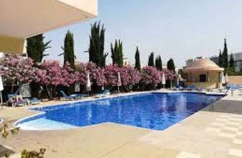 Paphos Apartment | Superbly located 2 Bed Paphos Penthouse with Sea Views from Private Roof Terrace