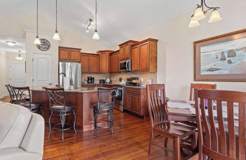 Camdenton Villa | TeeTime Blue Stay on the Fairway
