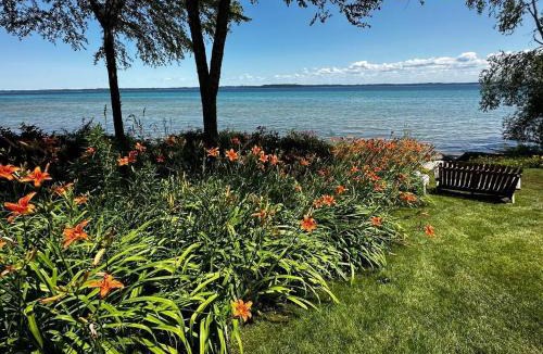 Suttons Bay House | The Villa on the Bay