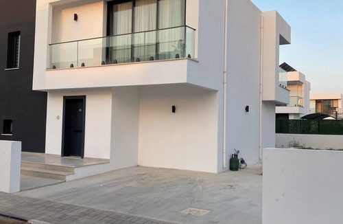 Yeni Bogazici Villa | Twinsalamis Luxury Villa 🌴 | Private Pool 🏊 | Near Beach | Northern Cyprus 🇨🇾