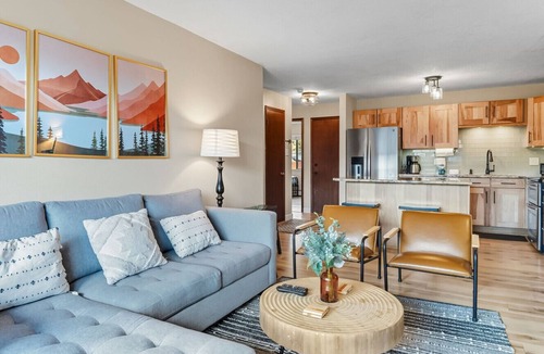 Dillon Condo | Updated Condo Near Ski Resorts Pool/Hot Tub Mountain Views!