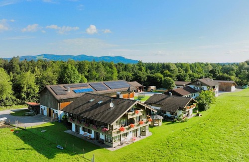 Weissbach Apartment | Vacation apartment in country house style 1-4 persons, 74sqm, 2 bedrooms, 2 bathrooms, balcony