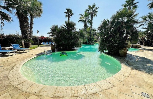 Donnalucata Villa | Villa Adelaide: A welcoming two-story villa situated at a few steps from a sandy beach, with Free WI-FI.