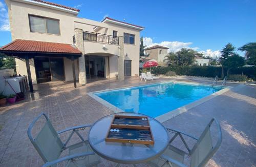 Pissouri Villa | Villa Ariadni