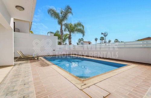 Pernera Villa | Villa Cherry Palm Sum