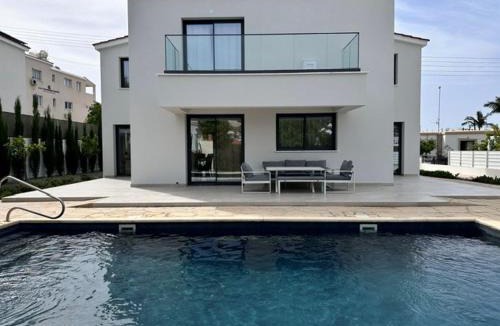 Peyia Town Villa | Villa Cloxania Coral