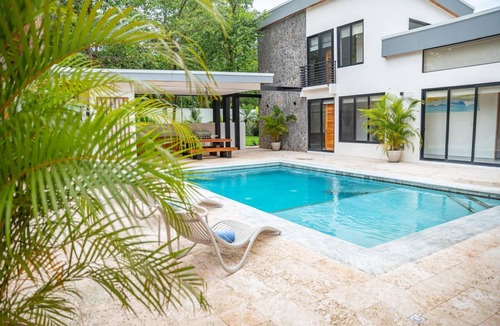 Playa Grande Villa | Villa Guacamaya Roja - Luxury 4 Bed & Pool in Playa Grande, Walk to Beach & Surf