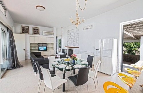 Ayia Napa Villa | Villa Mavris - Lovely 4 Bedroom Villa with Private Pool in Central Ayia Napa