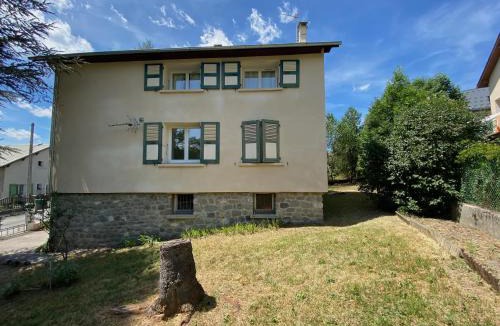Barcelonnette Apartment | Villa Meyronnes 3 chambres vue degagée montagnes