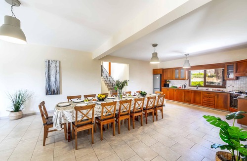 Pegeia Villa | Villa Polyxeni - Seven Bedroom Villa, Sleeps 14