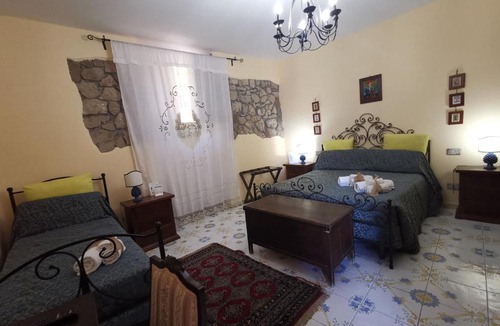 Ficarra Villa | Villa San Noto antica residenza di caccia