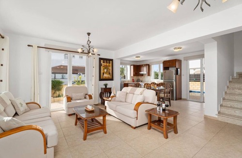 Xylofagou House | Villa St. George Family Holiday Home