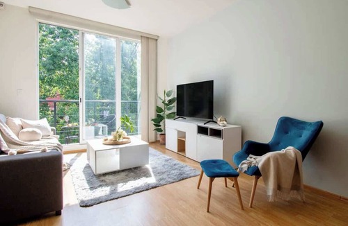 Colonia Roma Apartment | Walk Everywhere in Roma Norte: 3 BR, Balconies