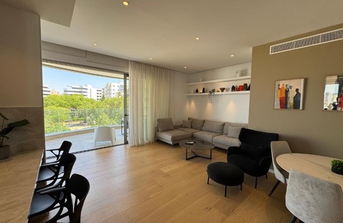 Acropolis Apartment | WealthyStays Parkside Residence